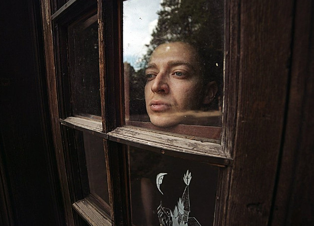 Синк эбаут ит! Настойчивая девушка с романтическими предложениями получила «панчлайн» от Оксимирона - изображение обложка