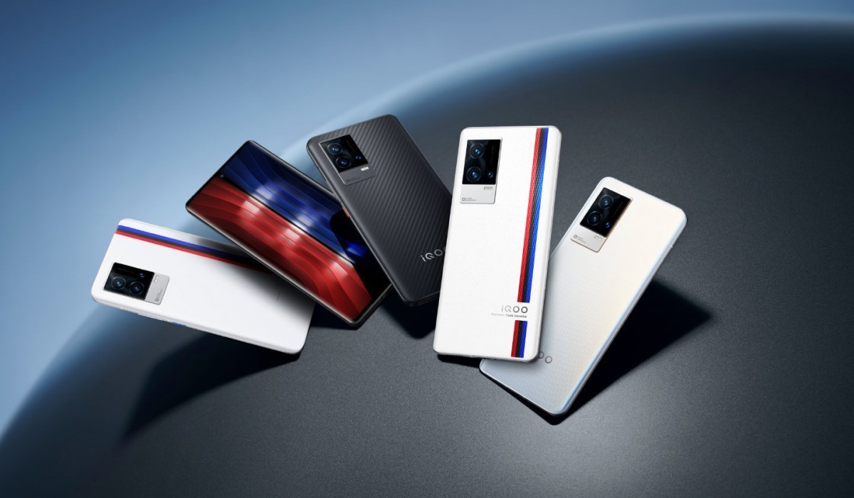 Представлены игровые флагманы iQOO 8 и 8 Pro: Snapdragon 888 Plus и зарядка 120 Вт - изображение обложка