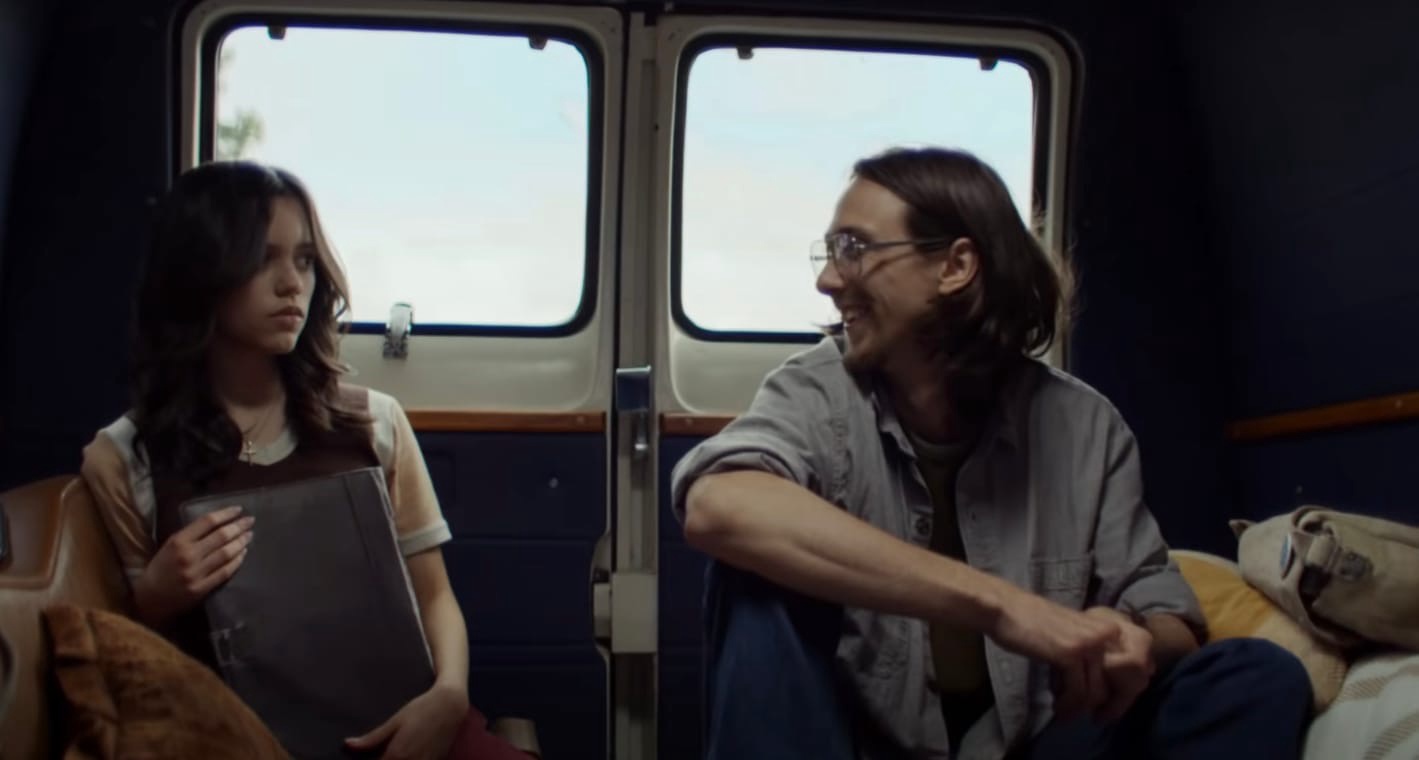 А24 представила трейлер хоррора «Х» о столкновении порноактёров с пожилыми убийцами - изображение обложка