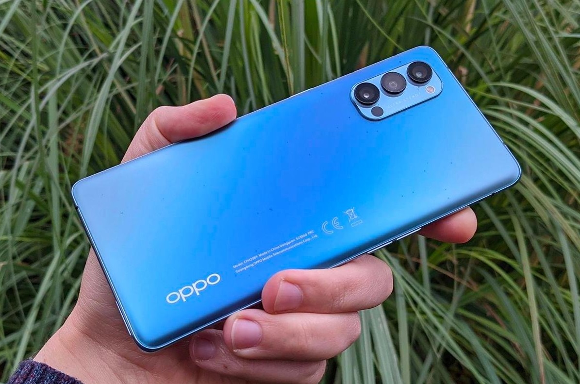 Смартфон Oppo Reno 4 спас солдата от пули и продолжил служить хозяину после ремонта - изображение обложка