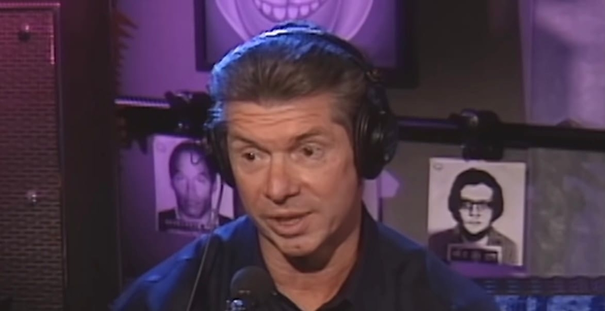 Обложка: Винс МакМахон на The Howard Stern Show