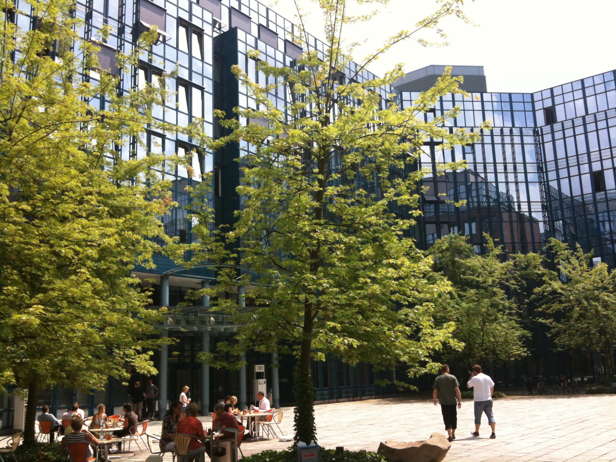 Mail.Ru закроет офис в Гамбурге - изображение обложка