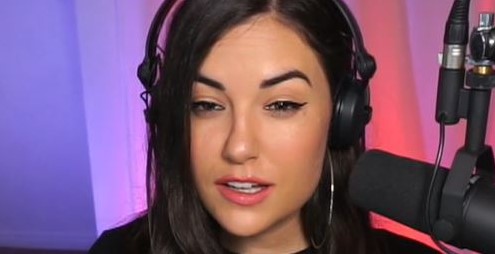 Саша Грей столкнулась с проблемами на Twitch. Дело в имени экс-порнозвезды - изображение обложка