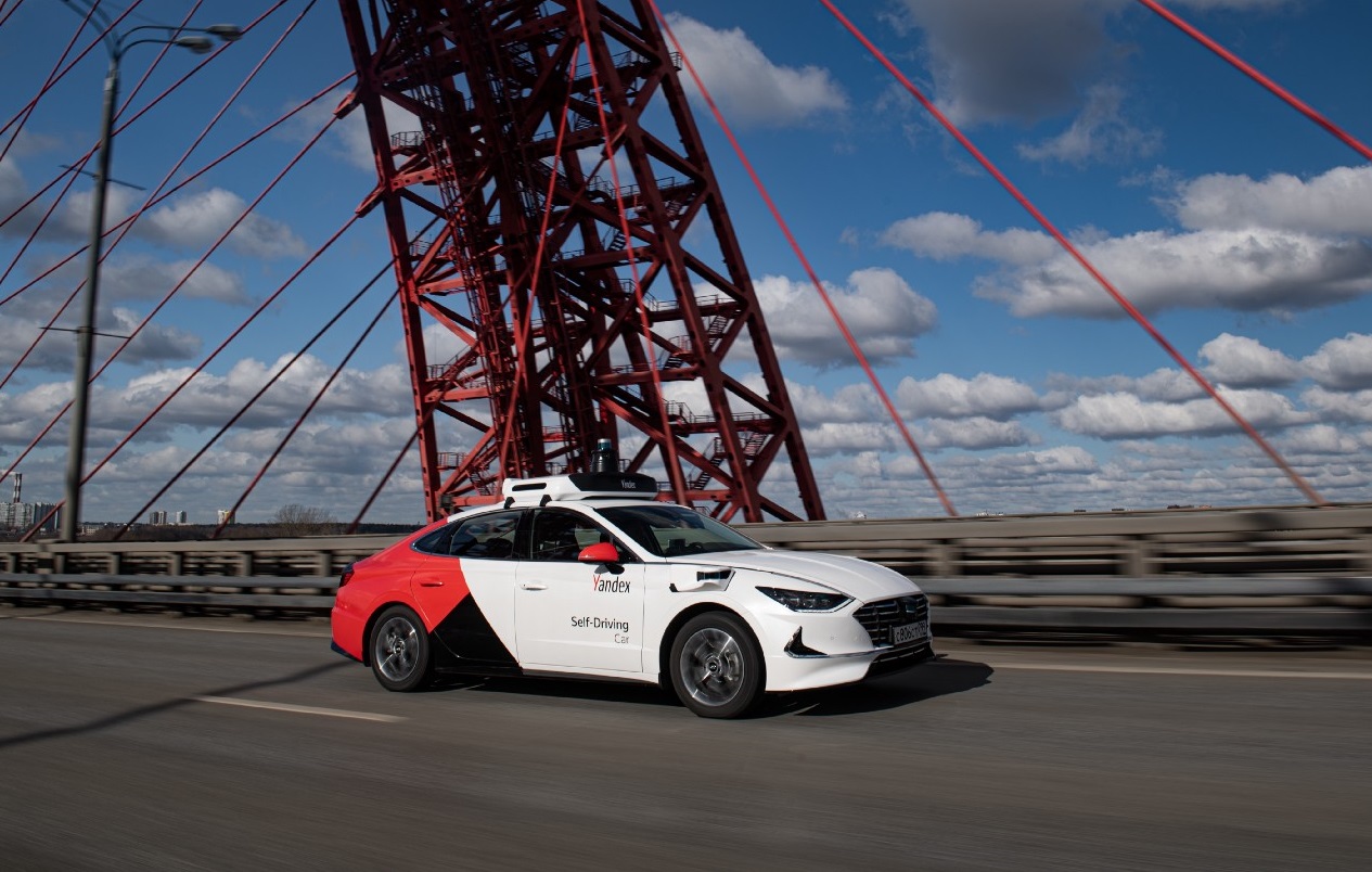 «Яндекс» представил беспилотное авто Hyundai Sonata - изображение обложка