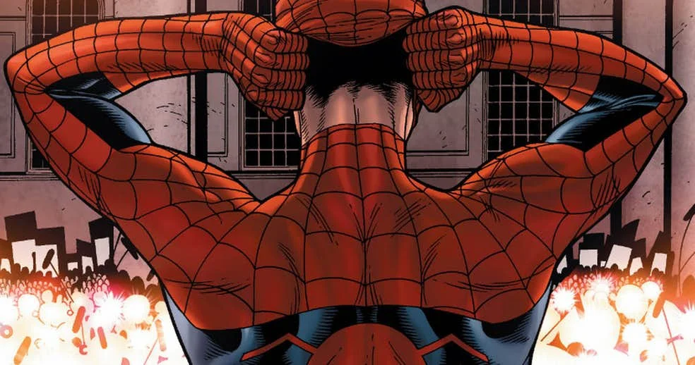 Кому и почему Человек-паук раскрыл  тайну своей личности? - изображение обложка