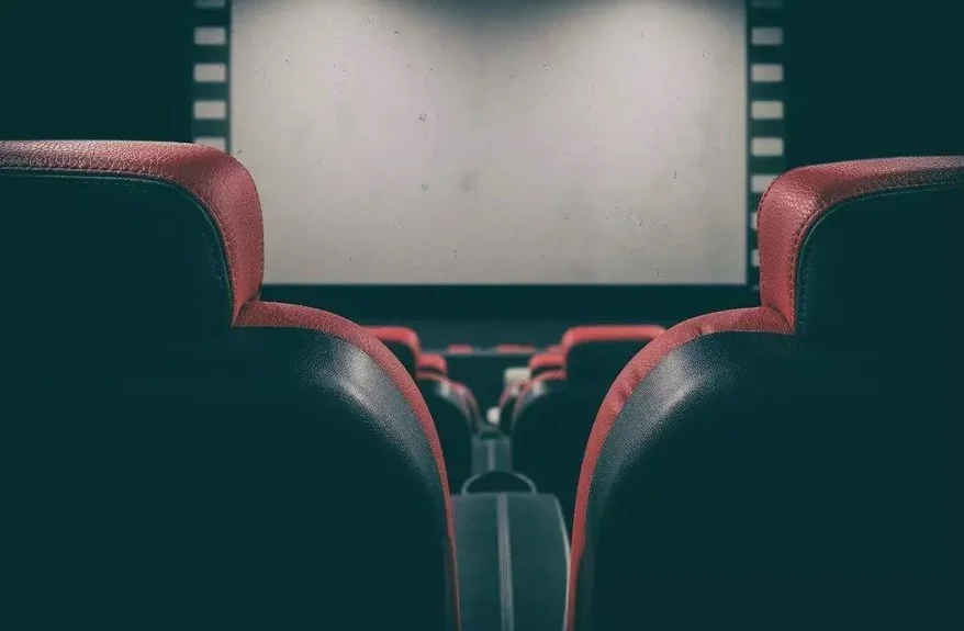 Китай впервые обогнал США по сборам кинотеатров - изображение обложка