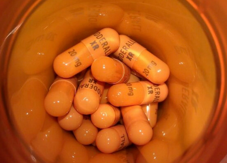 Бывший про-игрок в CoD заявил, что многие в киберспорте принимают аддерол, но держат это в тайне - изображение обложка