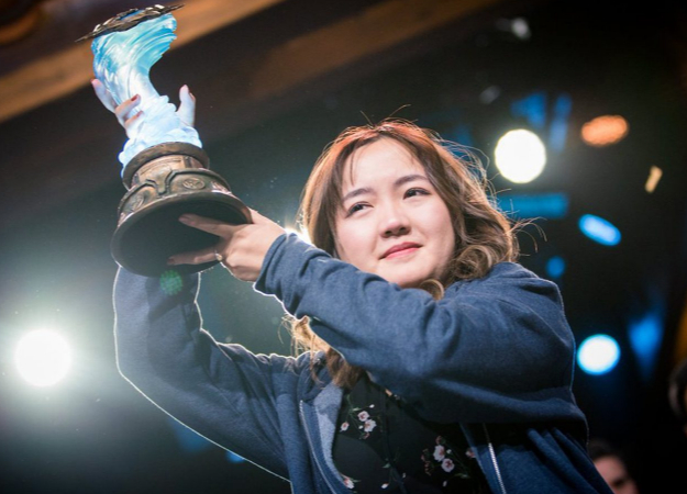 «Вы должны забыть про свой пол и сделать это». На Blizzcon 2019 по Hearthstone победила девушка - изображение обложка