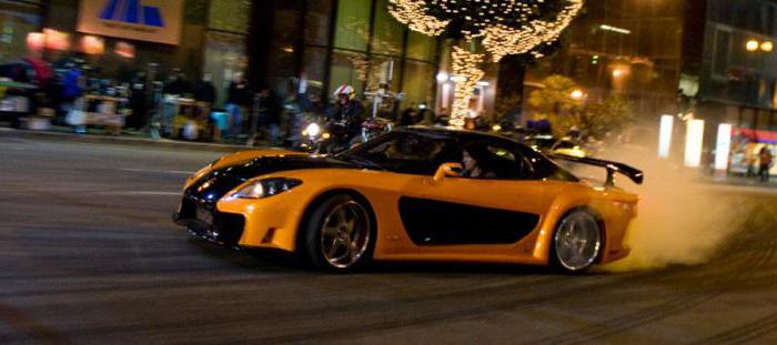 Московский суд признал запрещёнными публикации блогеров с ездой без номеров - изображение обложка