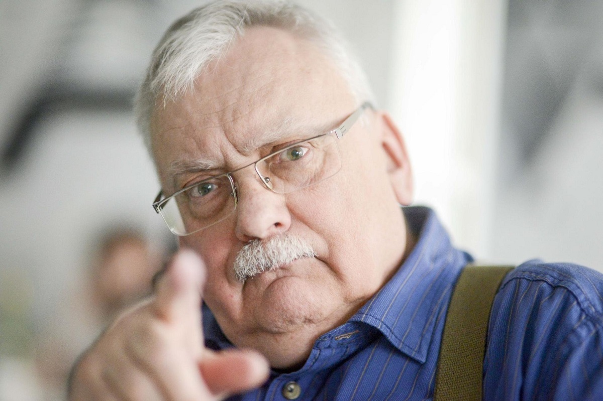 Как автор «Ведьмака» потерялся пьяным в подмосковном лесу - изображение обложка