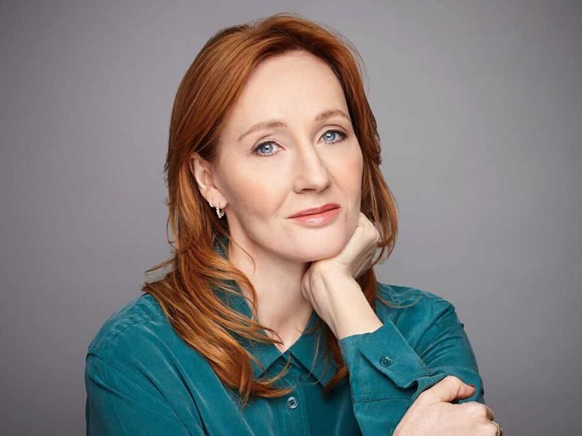 Джоан Роулинг снова хейтят из-за твитов про трансгендеров - изображение обложка