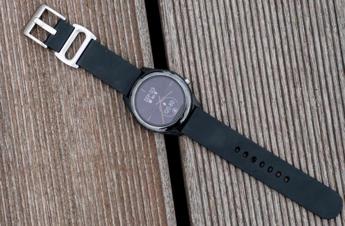 В России выходят смарт-часы с ЭКГ Asus VivoWatch SP - изображение обложка