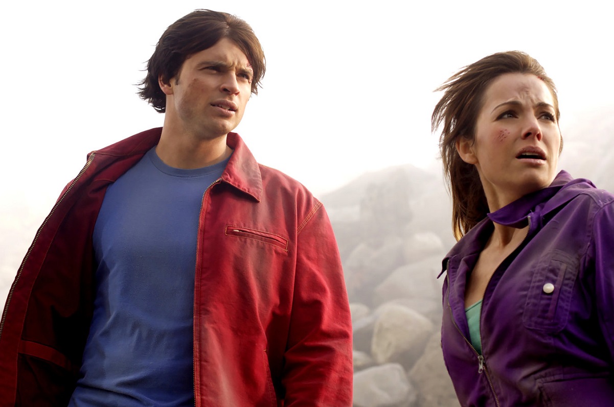 Супермен из «Тайн Смолвиля» все же появится в «Кризисе на Бесконечных землях» - изображение обложка