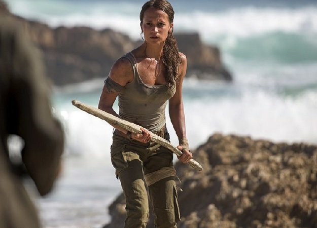 GQ показал первые кадры с Алисией Викандер в роли Лары Крофт - изображение обложка