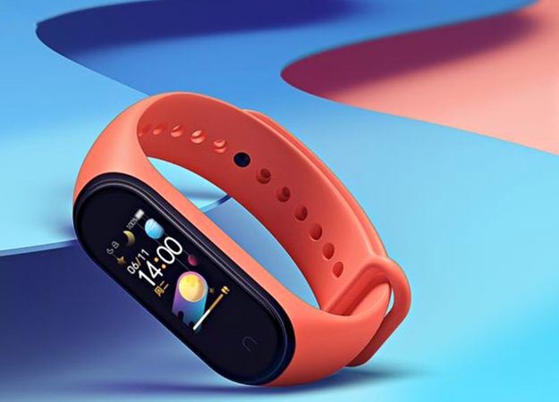 Xiaomi Mi Band 4 представили официально: новый хит продаж за $25 - изображение обложка