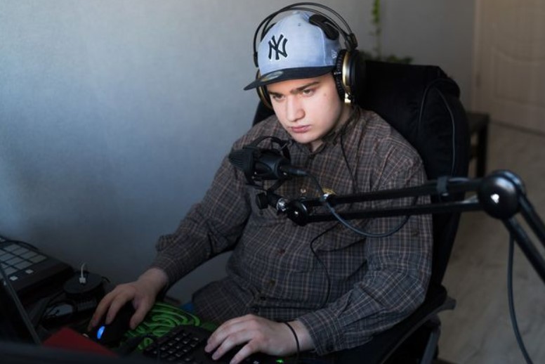 Стримы вырвались в топ: зрительская аудитория Twitch продолжает расти - изображение обложка