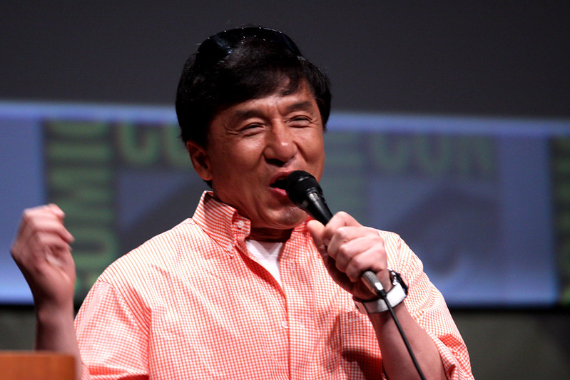 Джеки Чан решил присоединиться к Коммунистической партии Китая - изображение обложка