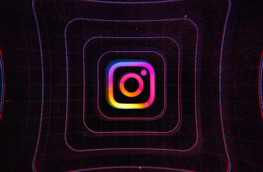 Instagram разрешил закреплять комментарии к публикациям
