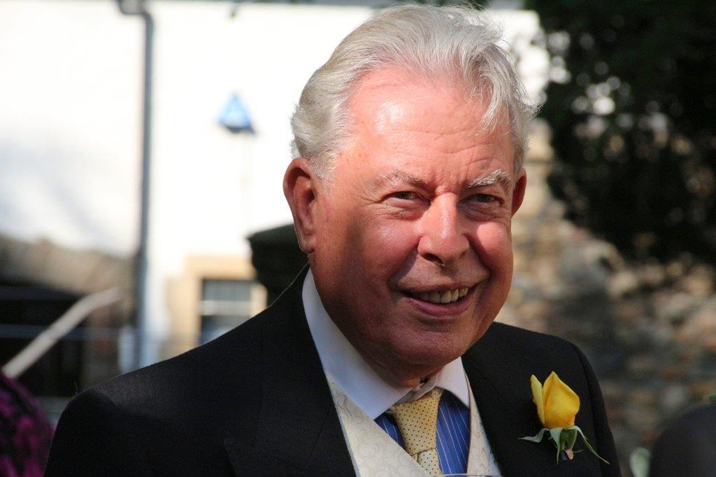 Умер самый старый актер в мире Норман Ллойд. Ему было 106 лет - изображение обложка