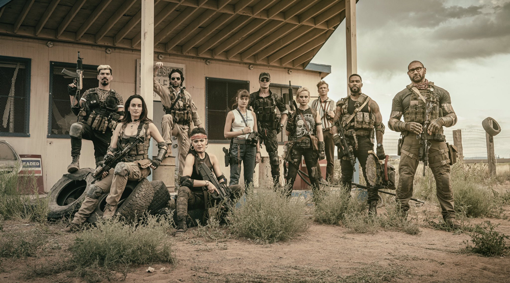 Netflix показал новый кадр из «Армии мертвецов» Зака Снайдера. Там отряд бойцов - изображение обложка