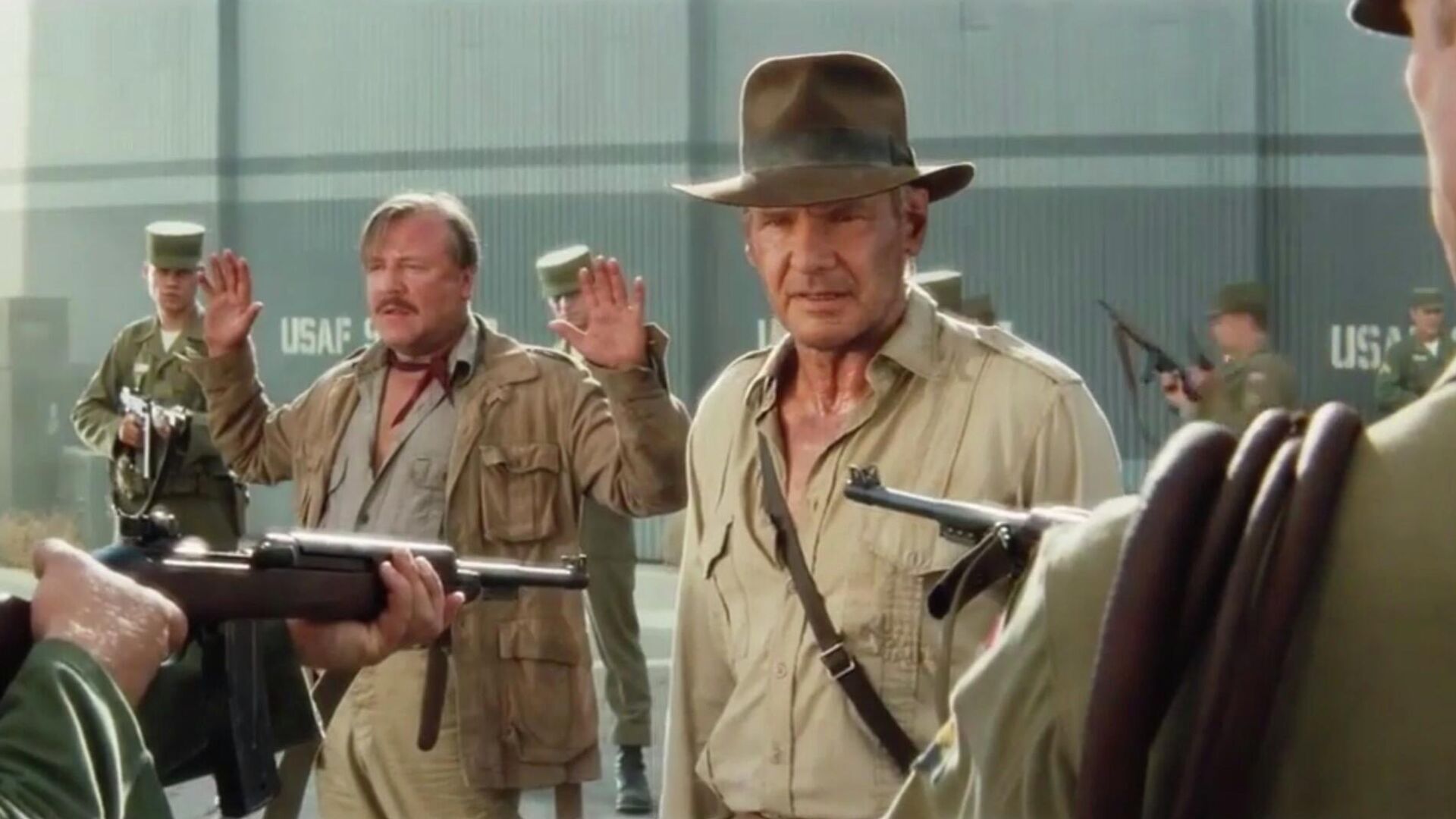 Обложка: кадр из фильма «Индиана Джонс и Королевство хрустального черепа»