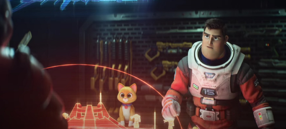 Обложка: кадр из фильма «Базз Лайтер» (2022)