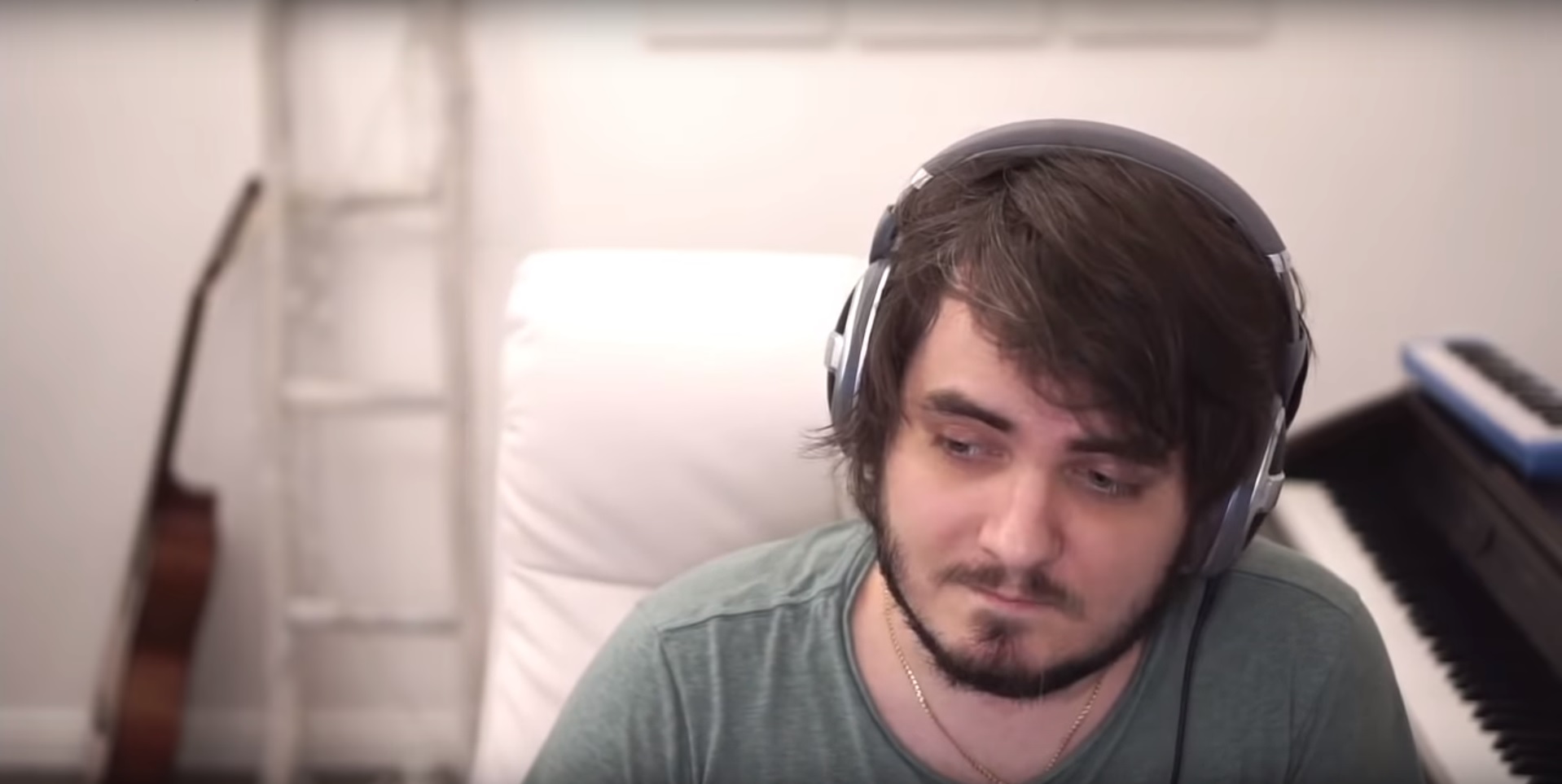 Мэддисон снова казнил «Ведьмака». В этот раз досталось книгам Сапковского - изображение обложка