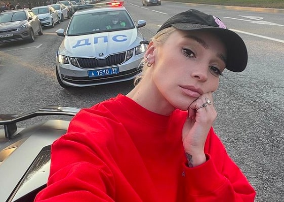 Дептранс Москвы через телеграм-канал сообщил Насте Ивлеевой об эвакуации её машины  - изображение обложка