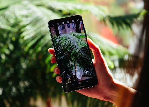 Успехи Huawei на CES 2018: смартфон Huawei Mate 10 Pro и беспроводная система WiFi Q2 - изображение обложка
