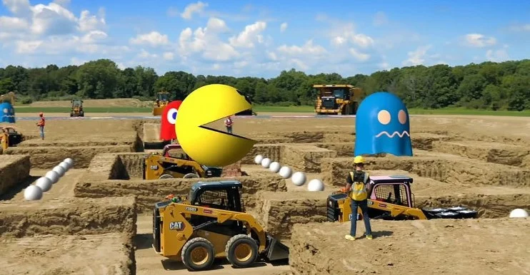 В Pac-Man сыграли с помощью бульдозеров и тракторов - изображение обложка