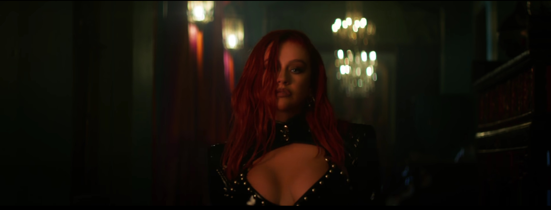 Кристина Агилера выпустила клип на новую испаноязычную песню - изображение обложка