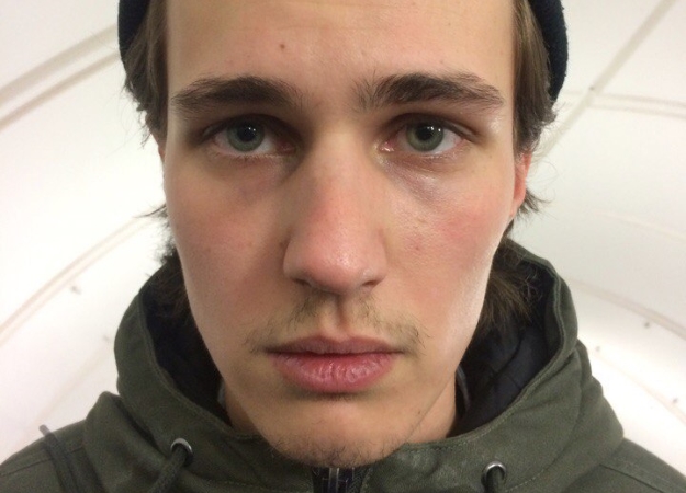 Стендап-комику Саше Долгополову угрожают расправой за шутку о селе Дербышки - изображение обложка