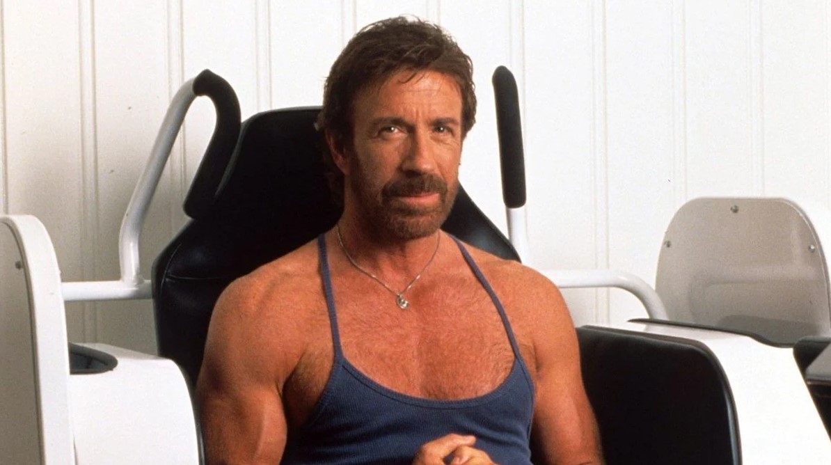 Чак Норрис поздравил жителей Якутска с Днем города. Актер просит меньше мусорить - изображение обложка