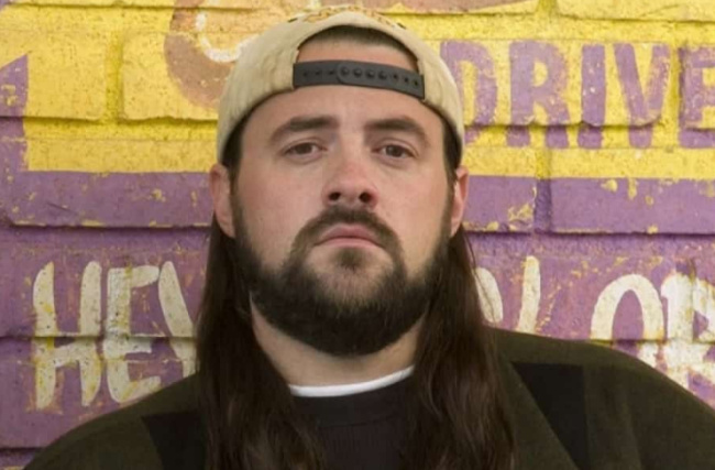 Кевин Смит перенес сердечный приступ. Режиссер и актер чуть не умер во время съемок стендапа! - изображение обложка