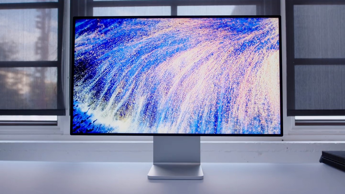 Монитор Apple Pro Display XDR за полмиллиона рублей можно чистить только специальной салфеткой - изображение обложка