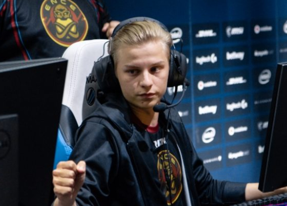 Игроки слышали шум в зале? Зрители обвинили финский коллектив в жульничестве на «мейджоре» по CS:GO - изображение обложка