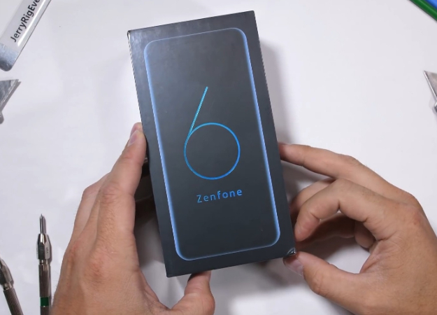 Asus ZenFone 6 прошел тест на прочность, а его откидная камера выдерживает любые неприятности - изображение обложка