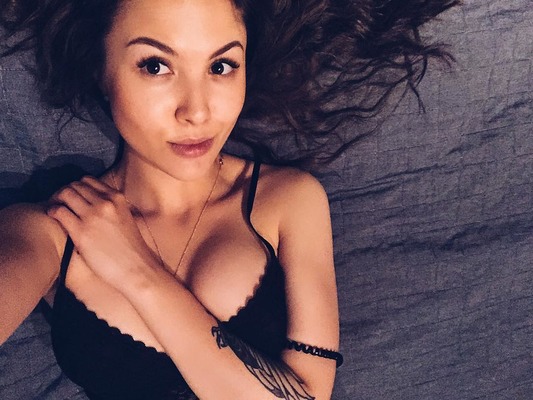 Киберспортивная ведущая, которая снялась для журнала MAXIM