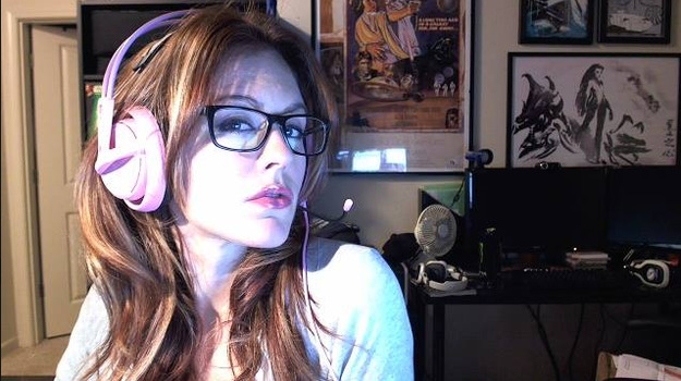 Узнала о киберспорте совершенно случайно, а теперь она популярная ведущая и стример - изображение обложка