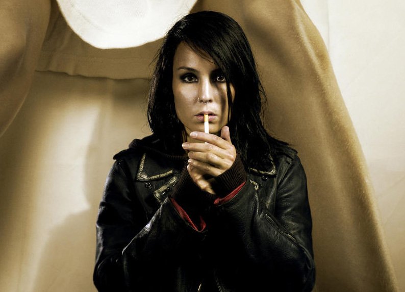 Нуми Рапас сыграет  Эми Уайнхаус - изображение обложка