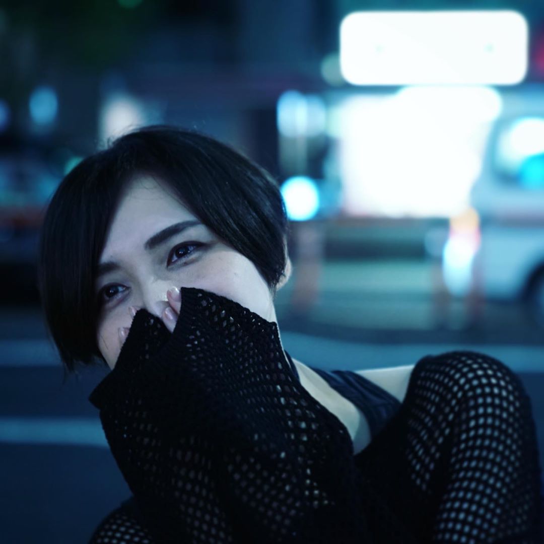 Икуми Накамура и Кори Барлог бегают по офису разработчиков God of War как Наруто - изображение обложка