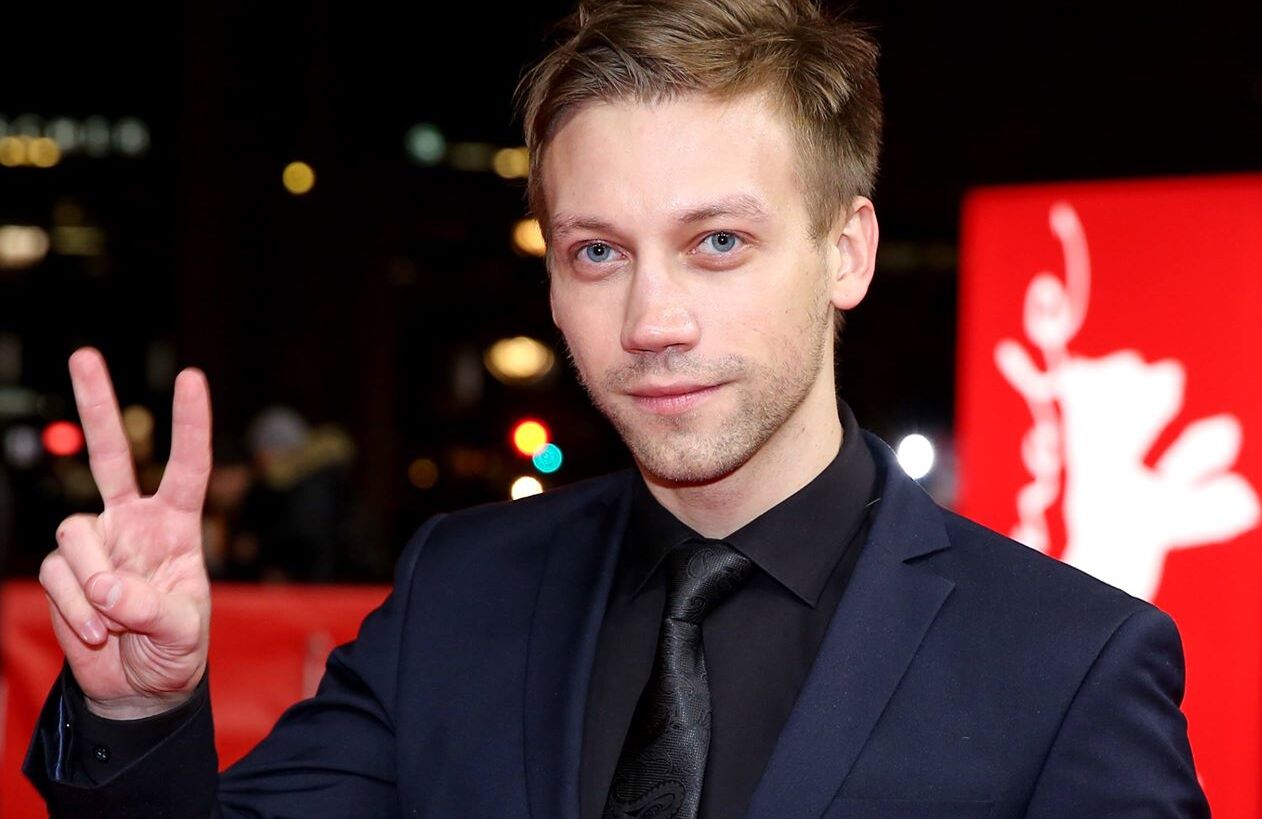 Звезда «Кислоты» Александр Кузнецов снимается в «Фантастических тварях 3» - изображение обложка