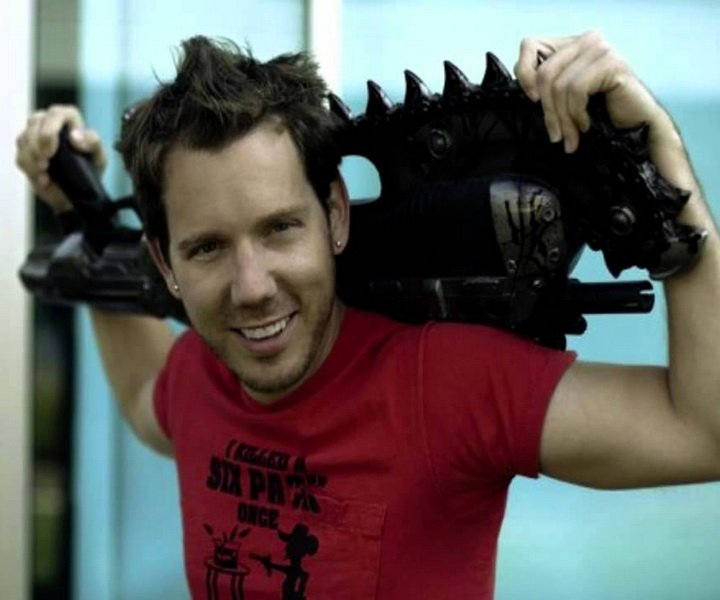 Клифф Блежински вернулся в игровую индустрию - изображение обложка