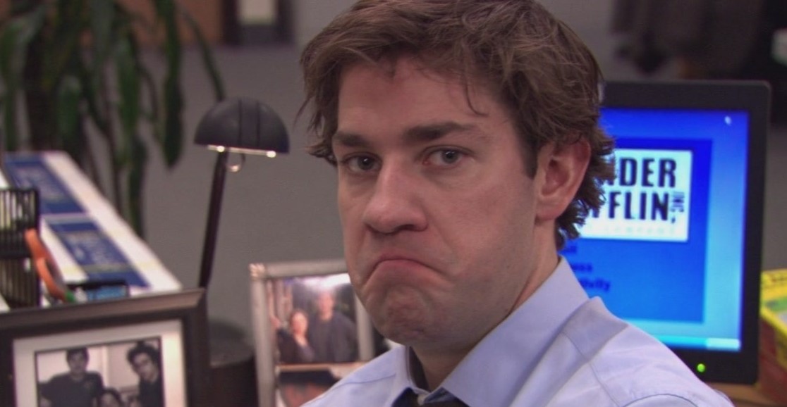 В России назвали отрасли, работникам которых грозит увольнение - изображение обложка