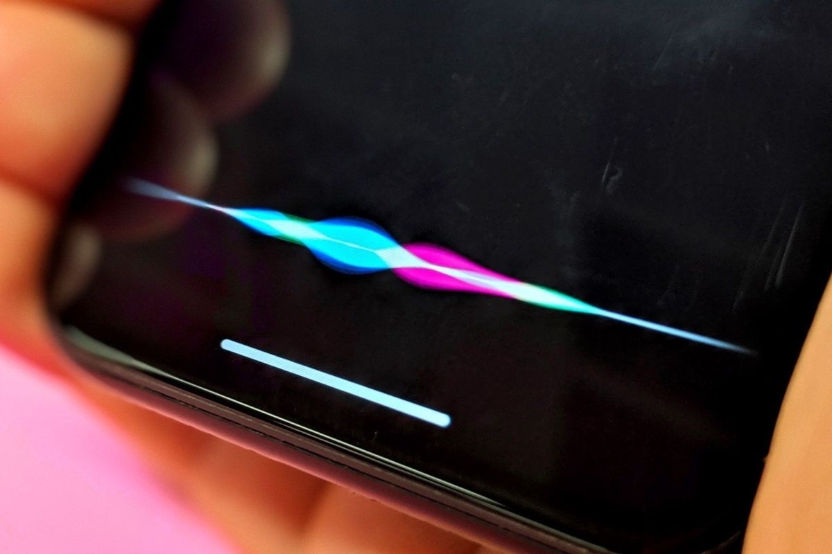 Siri от Apple знает, как вернуться в СССР. Достаточно лишь попросить включить гимн Эстонии - изображение обложка