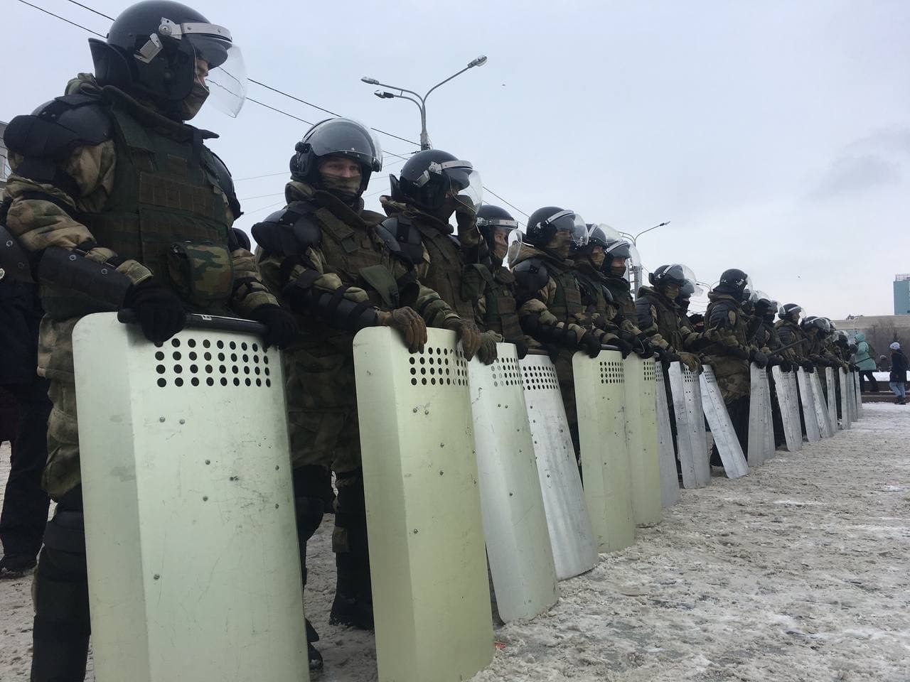 Сотрудники МВД и Росгвардии сыграли со школьниками в «ОМОН и протестующих» - изображение обложка