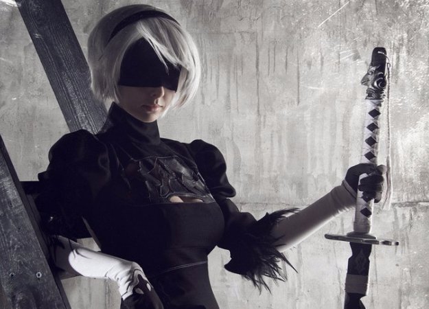 Выберите лучший косплей дня из двух прекрасных 2B из Nier: Automata - изображение обложка