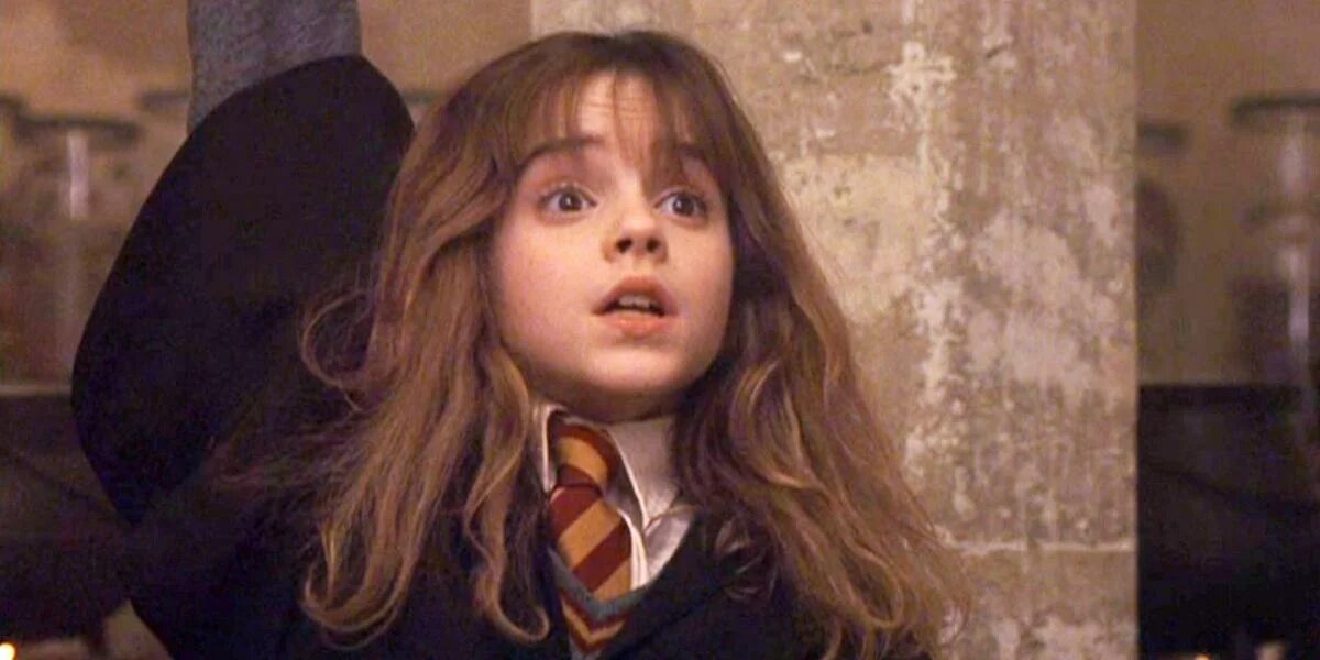 Россиянка показала пикантный новогодний косплей на Гермиону из «Гарри Поттера» - изображение обложка