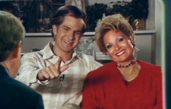 Появились кадры драмы «Глаза Тэмми Фэй» — Эндрю Гарфилда и Джессику Честейн не узнать - изображение обложка