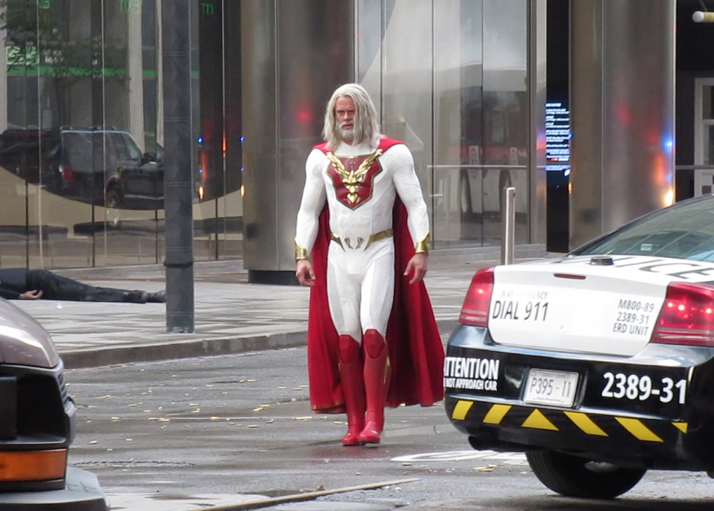 Netflix впервые показал кадры из сериала «Наследие Юпитера» - изображение обложка